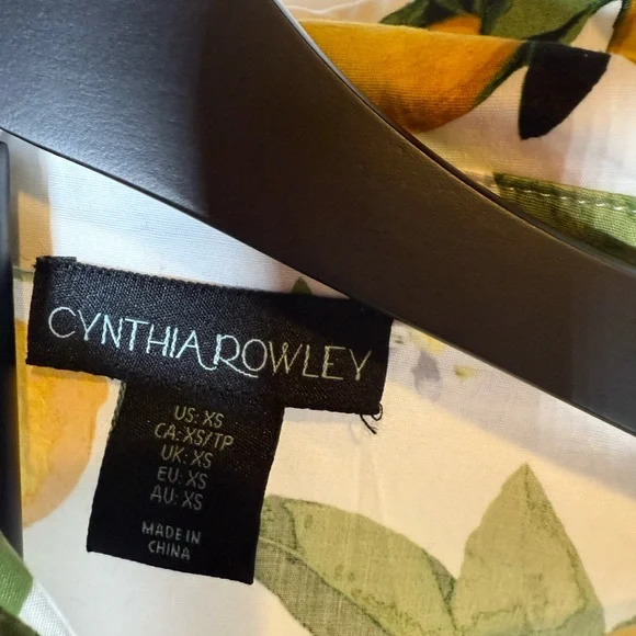 Cynthia Rowley Lemon Print Button-Up Dress.
Size XS - Picture 7 of 9